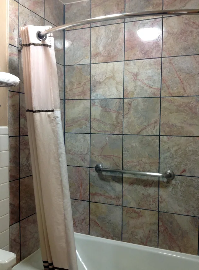 غرفة بسرير كوين، Americas Best Value Inn York 2/2