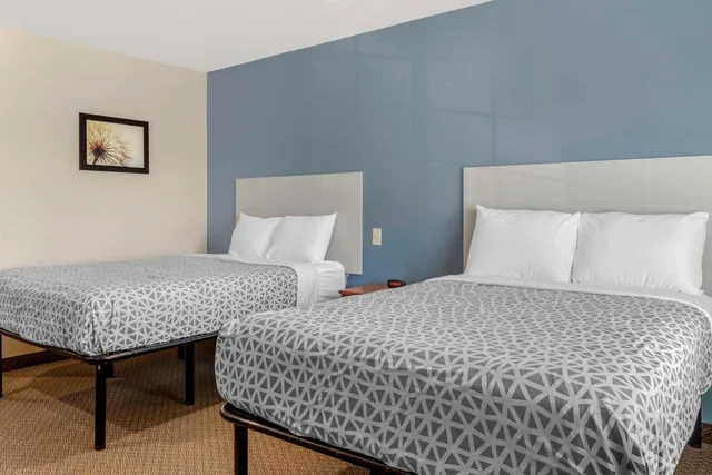 غرفة بسريرين مزدوجين للمدخنين، WoodSpring Suites Raleigh Garner 3/5