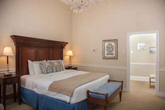 غرفة بريميوم بسرير كينج، Hotel St Pierre French Quarter 6/10