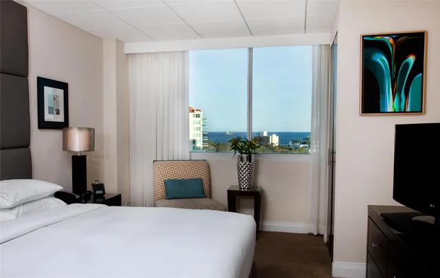 Suite, 2 Queen Beds, Waterway View، GALLERYone - a DoubleTree Suites by Hilton Hotel 1/2