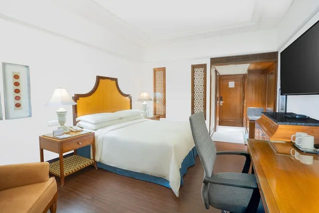 غرفة بسرير كينج للمدخنين، Hyderabad Marriott Hotel And Convention Centre 8/10
