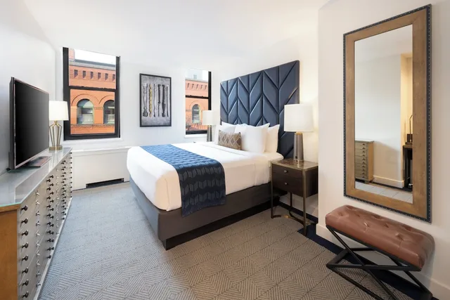 غرفة قياسية بسرير كينج، Hotel Indigo Boston Garden 3/6