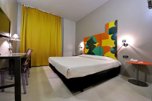 Room, Double Bed, Art Hotel Boston 1/6