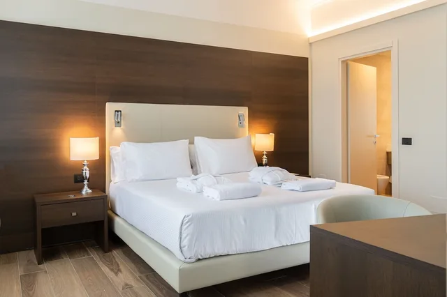 جناح بسرير كينج بحوض استحمام، DoubleTree by Hilton Brescia 1/3