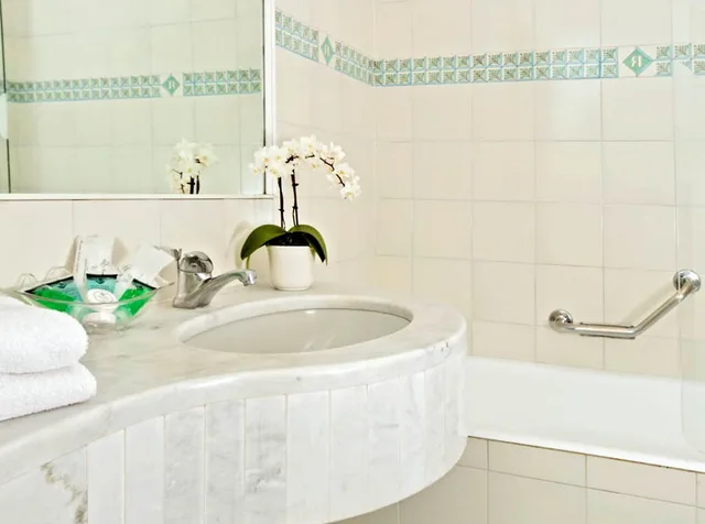 غرفة بسرير مزدوج بإطلالة على الحديقة، Grand Hotel Riviera 2/2