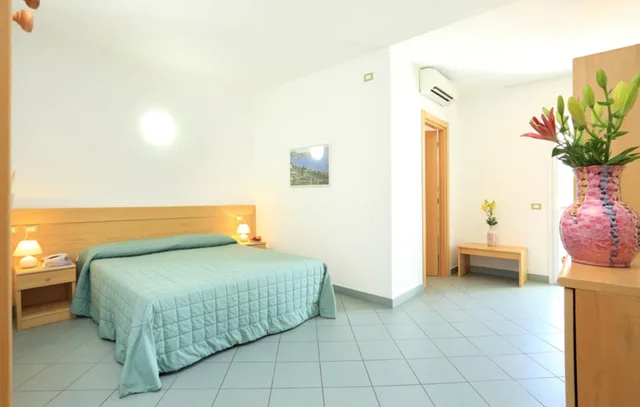 غرفة بسريرين منفصلين بشرفة، Soleado Hotel Alghero 1/2