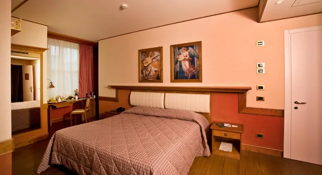 غرفة قياسية بسريرين منفصلين، Sangallo Palace 4/9