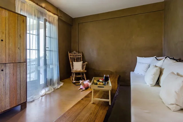 جناح سيغنتشر، Skopelos Holidays Hotel 5/9