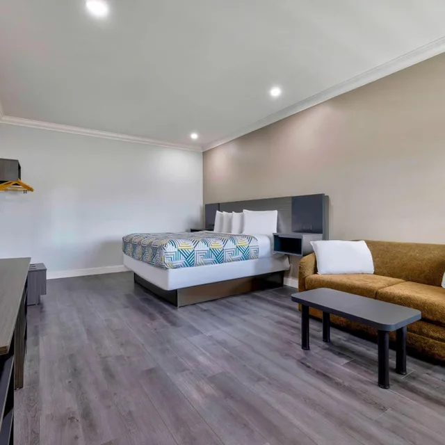 جناح ديلوكس بسرير كوين، Motel6 South Gate, CA 5/10