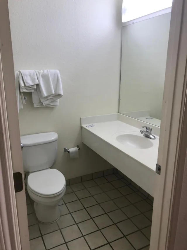غرفة بسرير كوين، Country Inn Motel 10/10