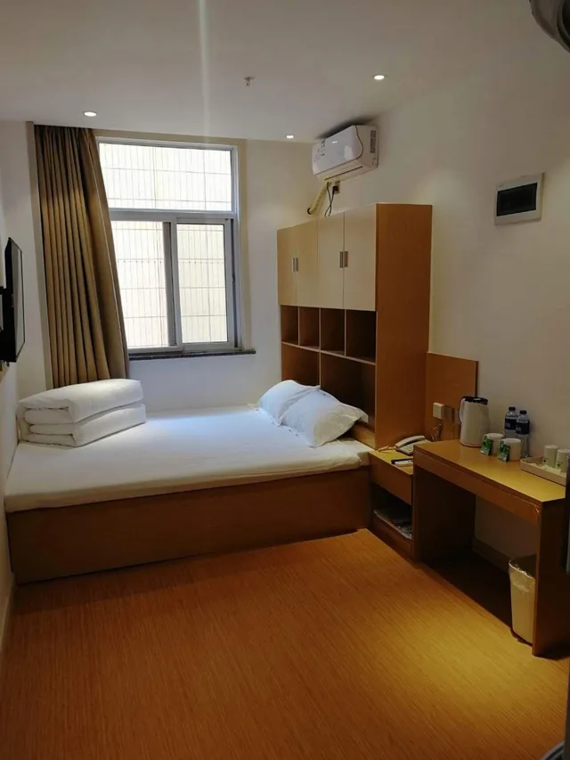 غرفة بزنس بسرير مزدوج بحمام مشترك، GreenTree Inn Tongchuan Yaozhou District New District Hospital Business Hotel 1/1