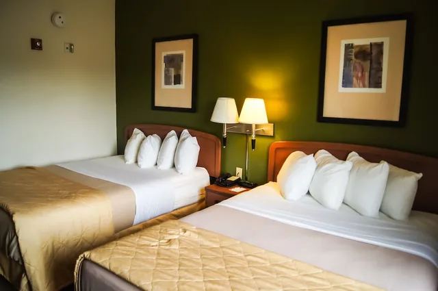 Efficiency, 2 Double Beds, Quality Inn & Suites Lake Charles South 1/7