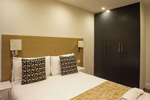 شقة ديلوكس بسرير مزدوج وسريرين منفصلين بغرفة نوم واحدة، Hyde Park Superior Apartments 3/8