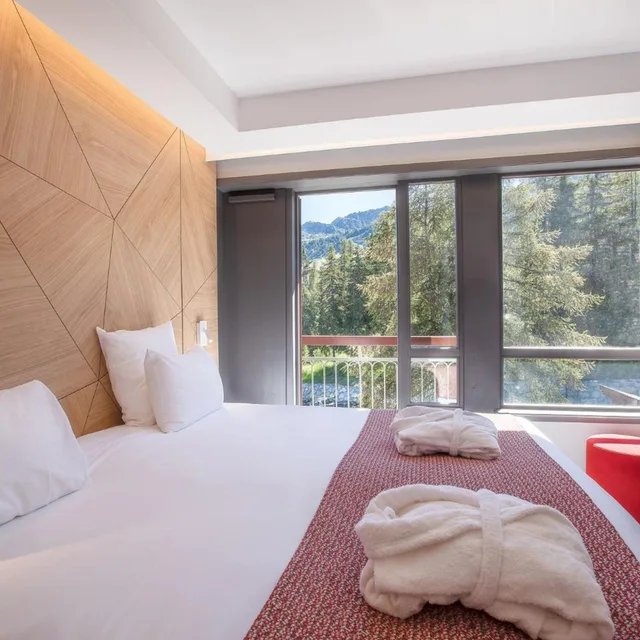 غرفة قياسية بشرفة، Hotel Mercure Les Arcs 1800 & Spa 1/6