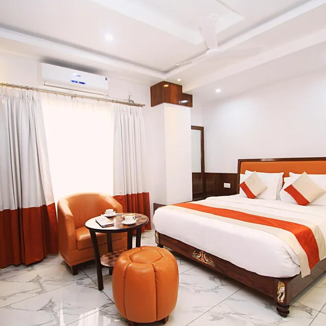 Executive, King Bed, Hotel Loksagar 1/5