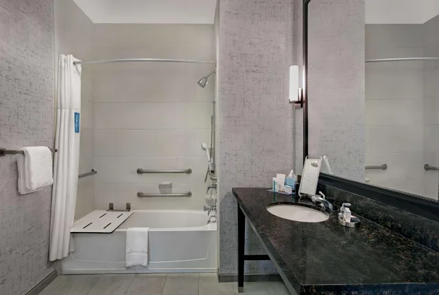 استوديو بسرير كينج، Hampton Inn & Suites Austin At The University / Capitol 1/2