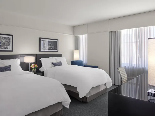 غرفة بسريرين مزدوجين لذوي الإعاقة، Loews Philadelphia 1/3