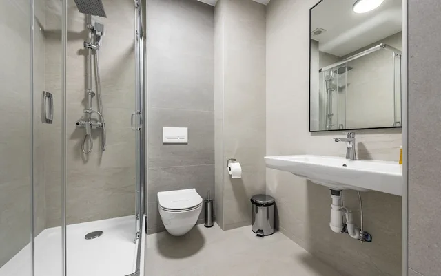 غرفة سوبيريور بسرير كينج، Regency Hotel 3/3