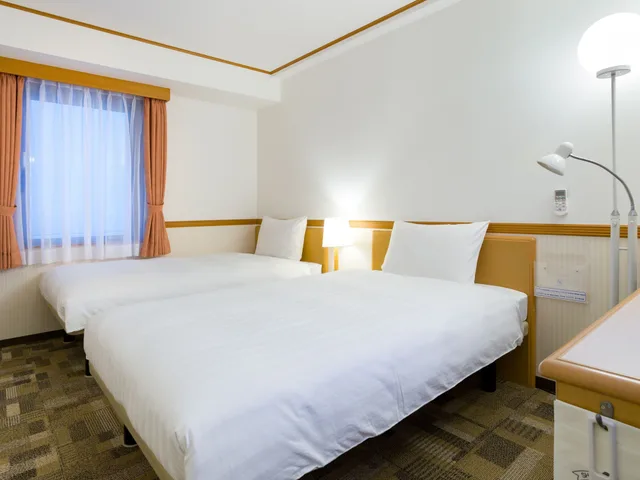 غرفة قياسية بسريرين منفصلين للمدخنين، Toyoko Inn Moriya Ekimae 5/6