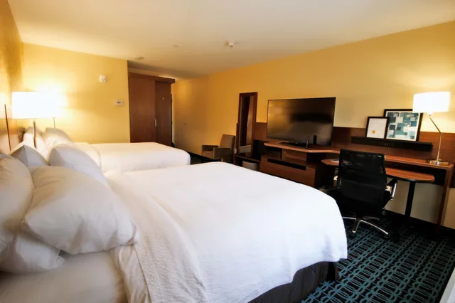 غرفة بسريرين كوين، Fairfield Inn Suites London 2/5