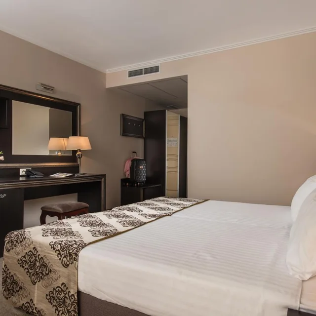 Room, Double Bed, No Balcony, Hotel & Spa Diamant Residence 3/5