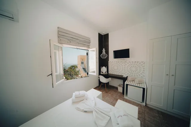 Standard, Double Bed, Village View، Villa Ilias 1/10