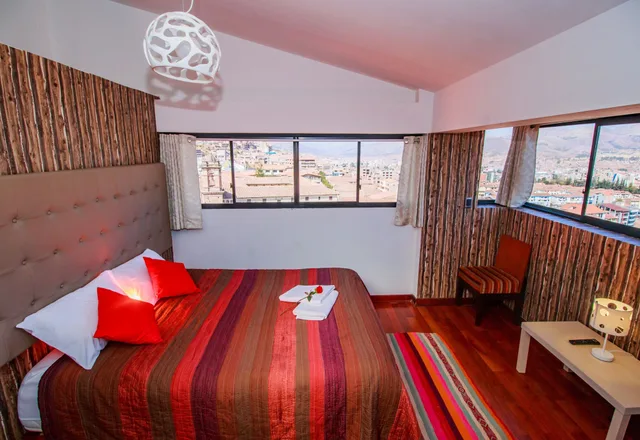 شقة ديلوكس بسريرين كينج بشرفة بـ4 غرف نوم، Hotel R House Cusco 6/10