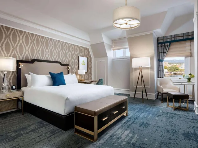 غرفة ديلوكس كبيرة بسريرين كوين بإطلالة على المرفأ، Fairmont Empress Hotel 2/5
