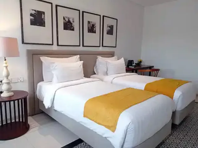 غرفة ديلوكس بسريرين منفصلين، Kyriad Hotel M Sorong 1/1