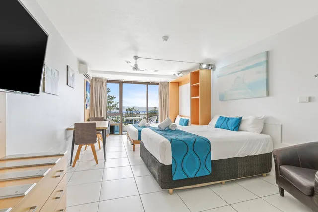 غرفة سوبيريور بسرير كوين، BAYVIEW TOWER 2/3