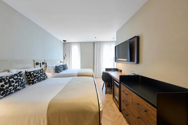 غرفة بريميوم، Hotel Catalonia Ramblas 1/1