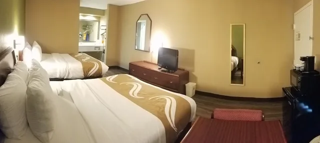 غرفة بسرير كينج لذوي الإعاقة، Quality Inn Alexandria 1/5