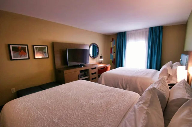 غرفة بسريرين كوين لذوي الإعاقة، Hampton Inn & Suites Jacksonville - Beach Boulevard/Mayo Clinic Area 2/10