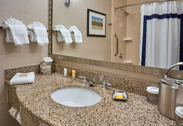 غرفة تقليدية بسرير كوين، Hotel 24 South 2/2