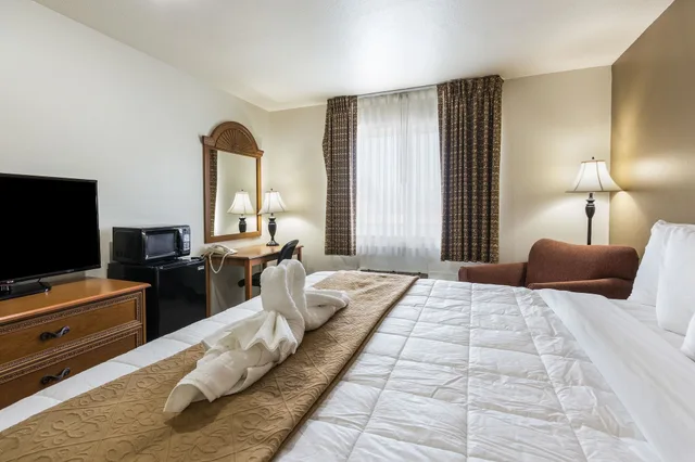 Standard, 2 Queen Beds, Econo Lodge Livingston Gateway To Yellowstone 4/8