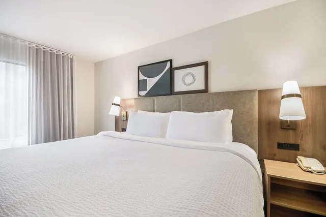 جناح بسرير كينج بحوض استحمام، Staybridge Suites Detroit North - Royal Oak by IHG 6/10