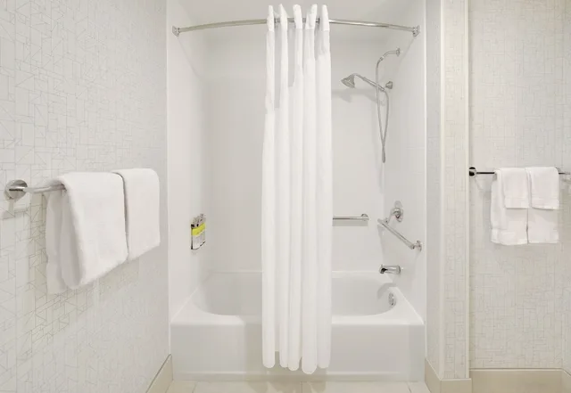 Suite, King Bed, Accessible, Holiday Inn Express & Suites Tilton 1/1
