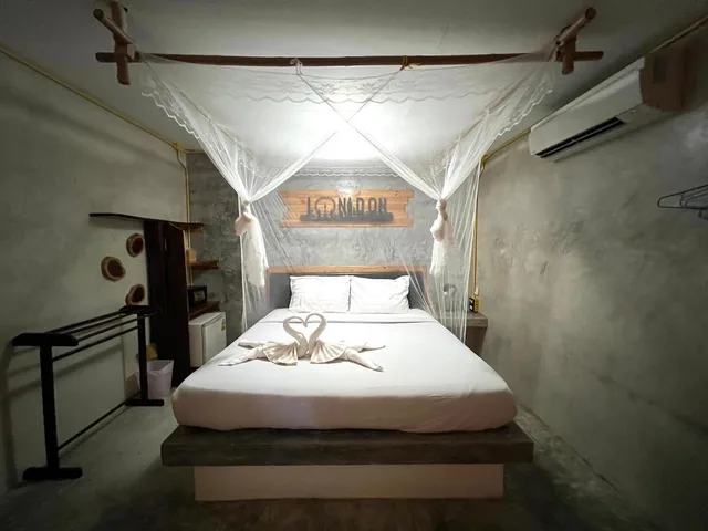 Room, Single, Sunshine On The Rock 3/3