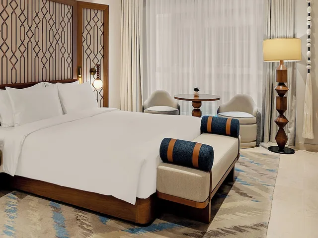 غرفة سوبيريور بسرير كينج، MERCURE ABU DHABI DOWNTOWN 2/5