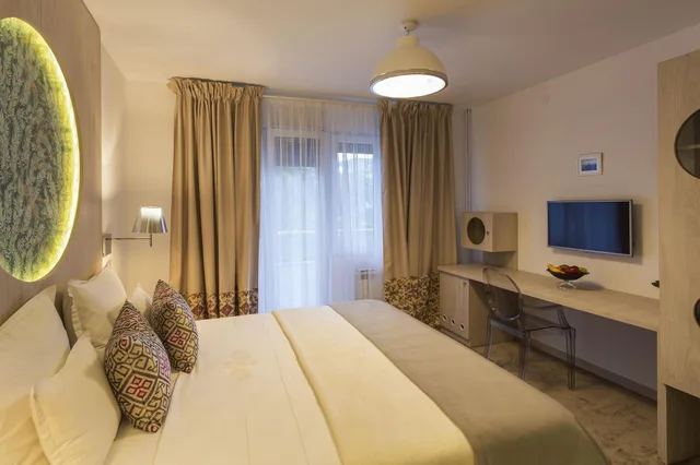 جناح فاخر بشرفة بغرفتي نوم، Boban Luxury Suites 3/8