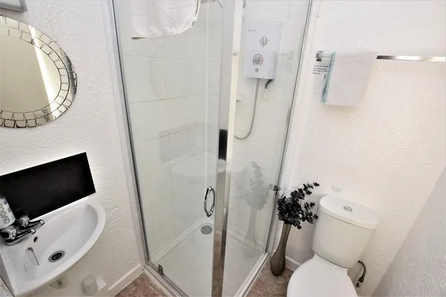 شقة كومفورت بسرير مزدوج بغرفة نوم واحدة مع أريكة، Bridle Lodge Superior Apartments 2/3