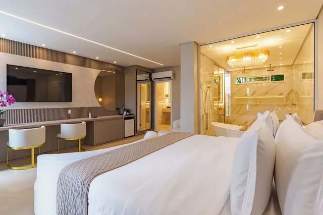 Romantic, Suite, Queen Bed, Resort View, Bathtub، Pousada Apple House Paraty 1/6
