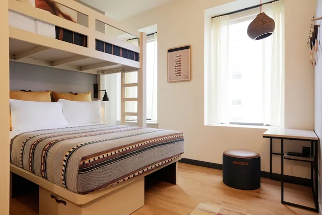 Loft, Single Bed, Moxy Richmond Downtown 1/4
