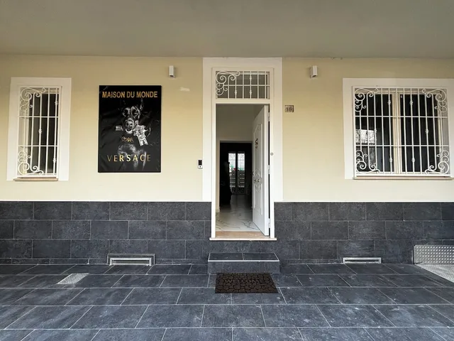 Villa Life، ميلان 1/50