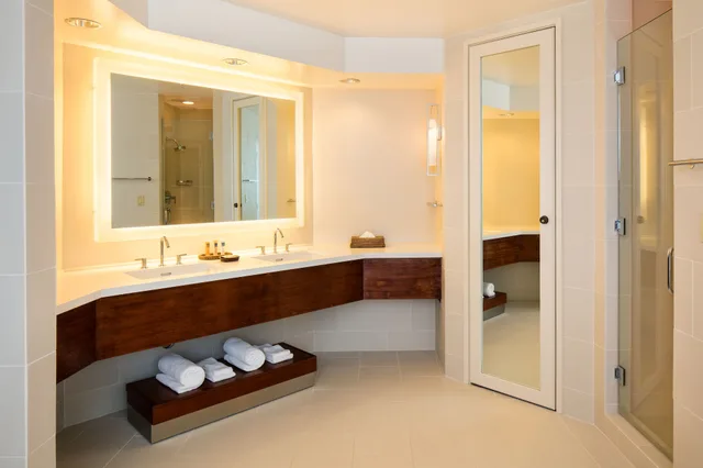 1 Bedroom, Presidential, Palace, Suite, King Bed, Ocean View، Hilton Waikoloa Village 2/4