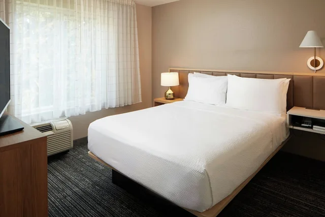 جناح بسرير كوين بغرفة نوم واحدة مع أريكة، Towneplace Suites Winchester 2/5
