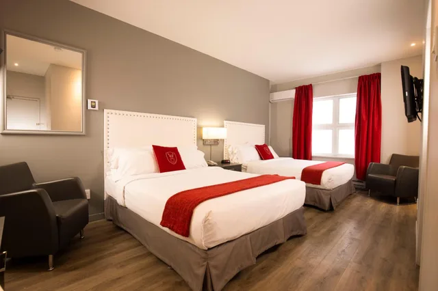 غرفة بسرير كينج وسريرين كوين، Hotel Du Nord 7/10
