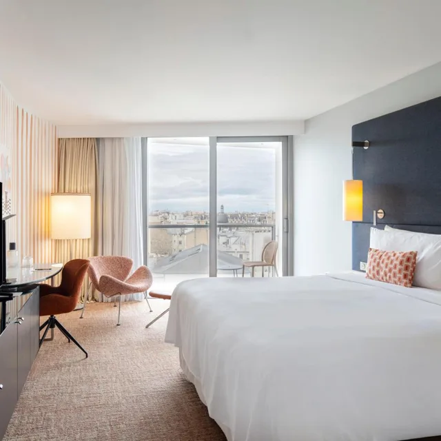 غرفة بريستيج بإطلالة على الحديقة بشرفة، Renaissance Paris Arc de Triomphe Hotel 4/10