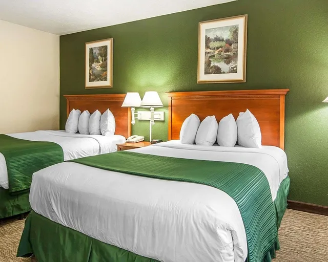 Room, 2 Queen Beds, Accessible, Quality Inn Downtown Convention Center 3/6