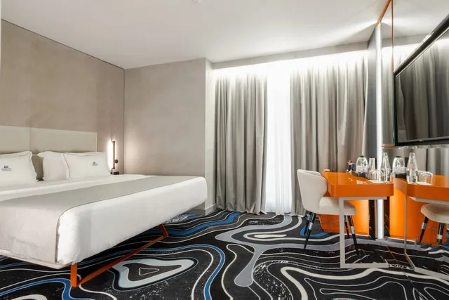 Superior, King Bed, Back Side، Maritim Marina Bay Resort & Casino 1/2
